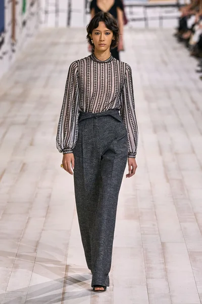 Look 22